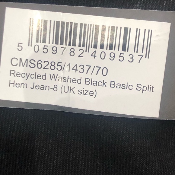 PrettyLitteThing Basic Black Split Hem Jean BRAND NEW - Picture 5 of 5